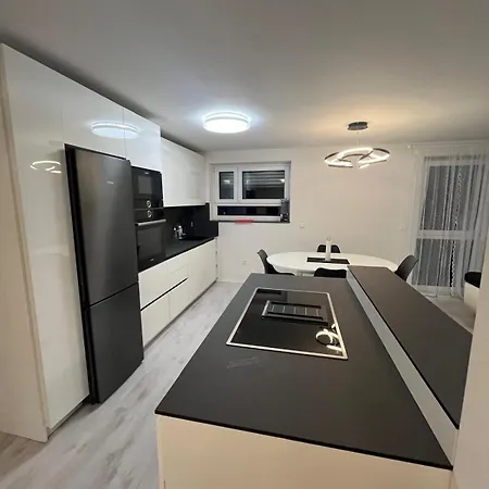 Ferienwohnung, Og * ロイトリンゲン