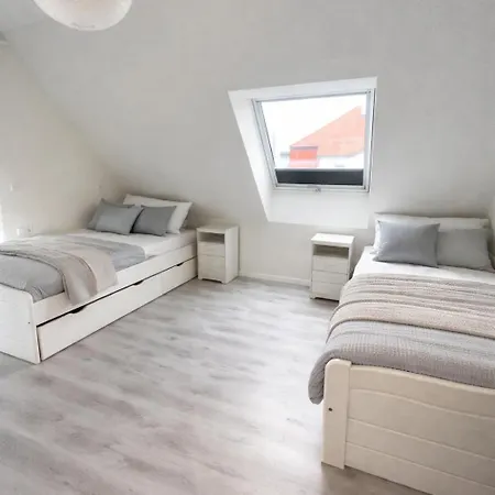 דירה Monteurwohnung & Business Apartment Mit Balkon,Parkplatz Und Klimaanlage In Reutlingen Og *